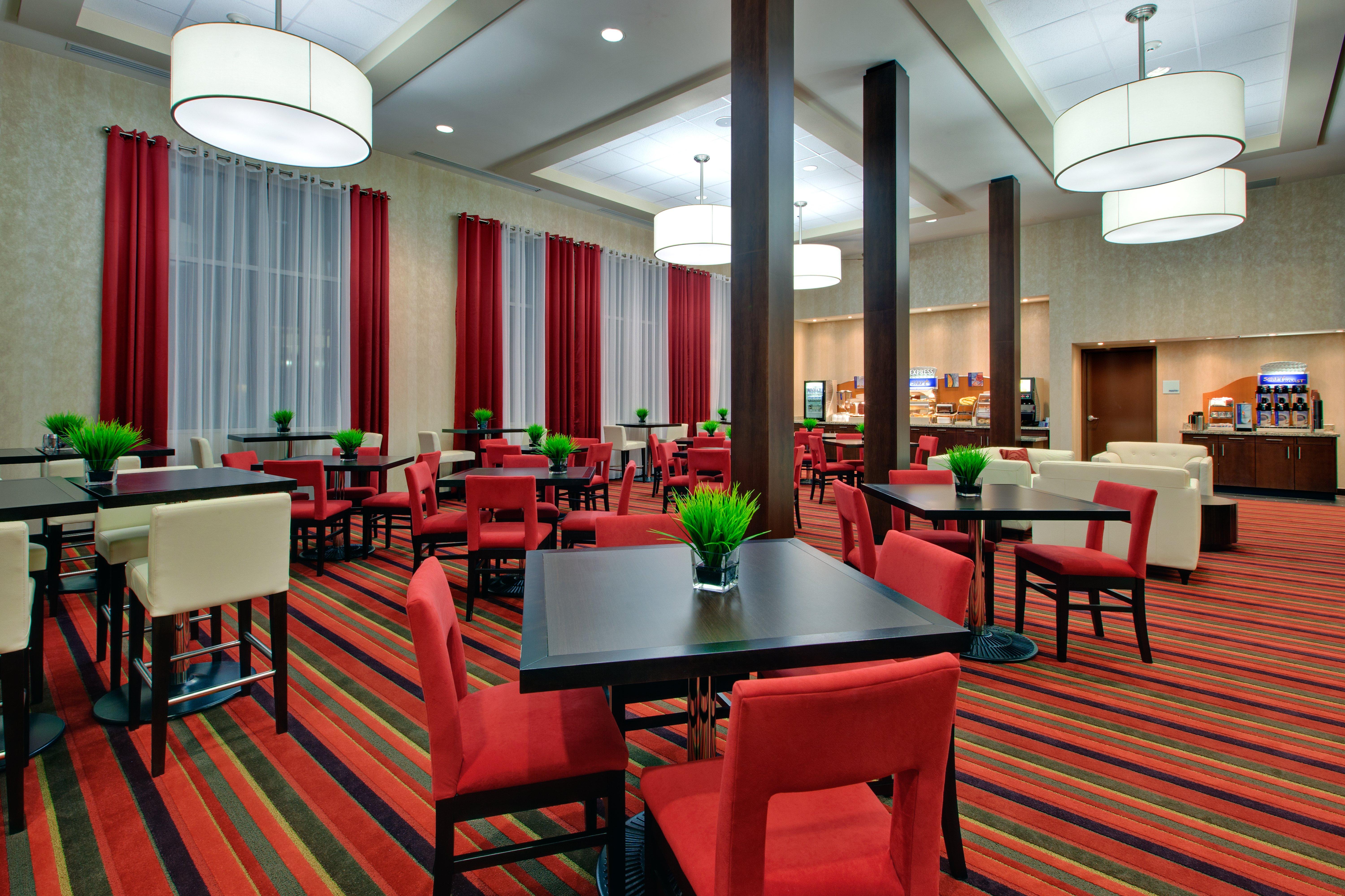 Holiday Inn Express Hotel & Suites Chatham South By Ihg Eksteriør billede