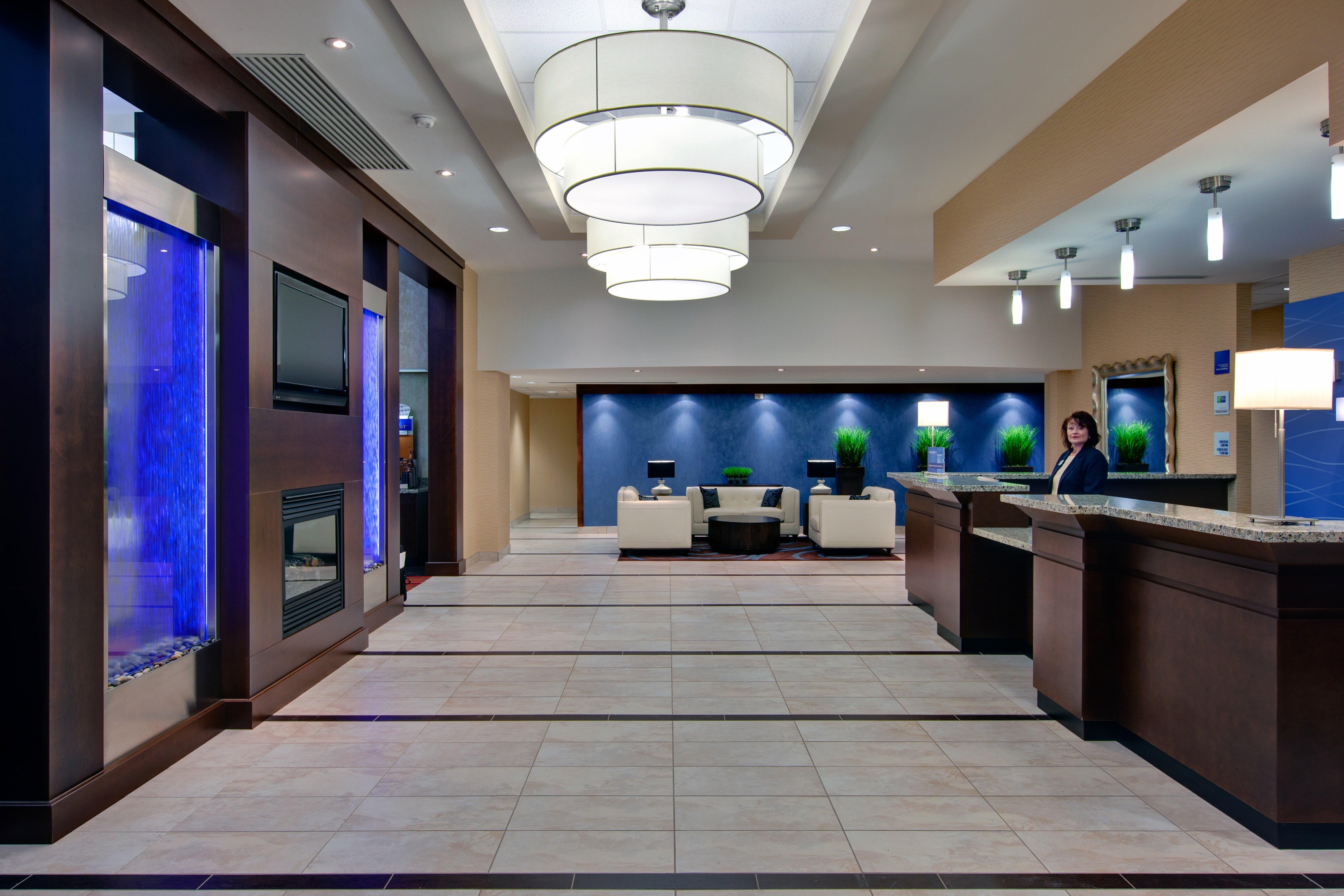 Holiday Inn Express Hotel & Suites Chatham South By Ihg Eksteriør billede