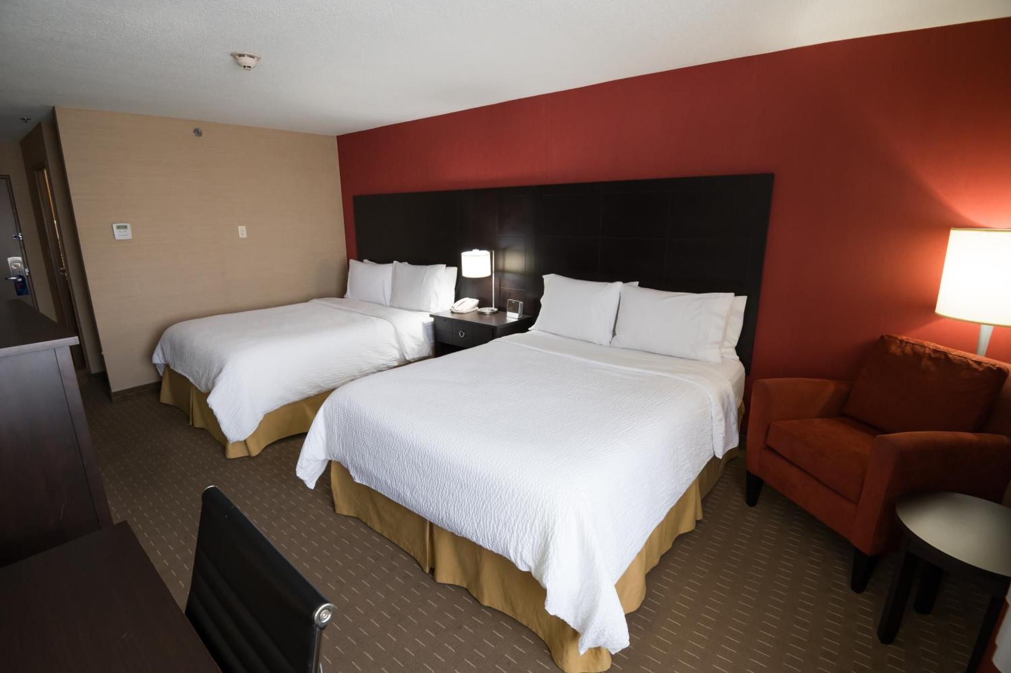 Holiday Inn Express Hotel & Suites Chatham South By Ihg Eksteriør billede