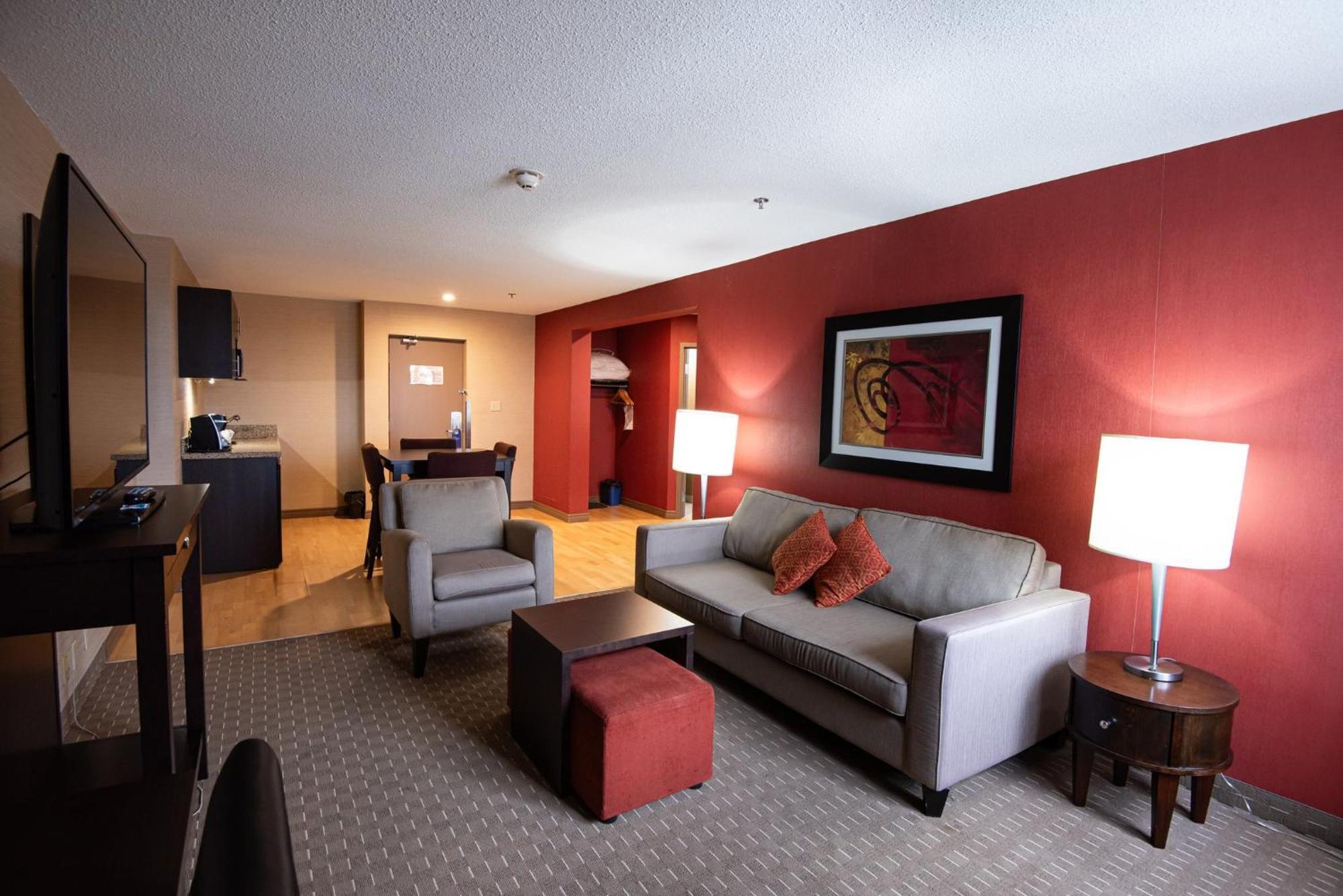 Holiday Inn Express Hotel & Suites Chatham South By Ihg Eksteriør billede