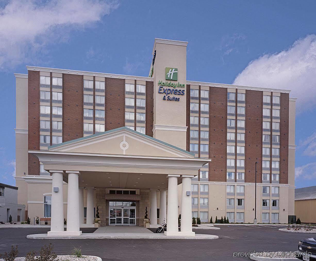 Holiday Inn Express Hotel & Suites Chatham South By Ihg Eksteriør billede